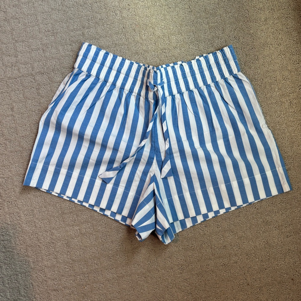 NWOT Vineyard Vines Striped Blue and White Drawstring Women’s Shorts Size Small